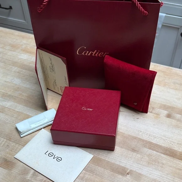 Cartier Love Pendant - Picture 1 of 12